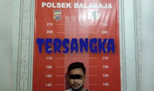 Gerebek Indekos, Polisi Temukan PSK yang Sedang Hamil 5 Bulan Polisi menangkap pemuda berinisial AD (24), pelaku kasus prostitusi online modus open BO (open booking) di Desa Sentul, Kab. Tangerang.