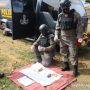 Detasemen Gegana Satbrimob Polda Sulawesi Tengah memusnahkan barang bukti enam buah bom lontong milik teroris Poso kelompok Mujahidin Indonesia Timur (MIT) Poso di markas Kompi I Batalyon B Satbrimob Polda Sulteng, Kabupaten Poso, Sulteng, Rabu 22/12. ANTARA/HO/Humas Polda Sulawesi Tengah