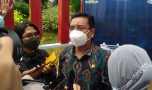 Ketua DPRD Kota Bandung, Tedy Rusmawan ketika menjelaskan masalah anggaran untuk Infrastruktur Kota Bandung (Foto: Yuga Hansani)
