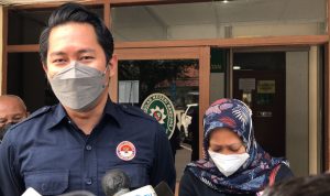 Tenaga ahli dari LPSK, Afdan V Jova menjelaskan dalam persidangan pihaknya mengajukan permohonan restitusi atau ganti rugi bagi korban kepada terdakwa Herry Wirawan. (foto: Sandi Nugraha)