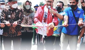 Hengky Kurniawan Resmikan Jalan Gunung Bentang. Pelaksana Tugas (PLT) Bupati Bandung Barat Hengky Kurniawan meresmikan jalan Gunung Bentang, Padalarang, pada Kamis Siang (6/1)