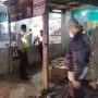 Polsek Tanjungsari saat operasi gabungan dalam pemberantasan miras. *Istimewa