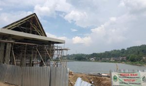 Air di Situ Ciburuy Berubah Hitam Pekat, Diduga Tercemar Limbah Pabrik