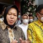 Menteri Sosial Republik Indonesia (Mensos RI), Tri Rismaharini didampingi Wakil Ketua Komisi VIII DPR RI TB Ace Hasan Syadzily saat melaunching program Indonesia Mendengar. (Yully S Yulianty/Jabar Ekspres)
