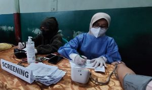 Satu Keluarga di Kabupaten Bandung Terinfeksi Varian Omicron Satu Keluarga di Kabupaten Bandung Terinfeksi Varian Omicron setelah melakukan perjalanan dari negara Afrika dan menjalani isolasi