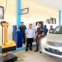 Ilustrasi pemeriksaan bukti lolos uji elektronik oleh Dishub Kabupaten Bandung