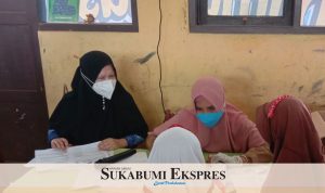 VAKSINASI : Kegiatan vaksinasi anak usia 6-11 tahun yang dilaksanakan di tingkat Sekolah Dasar di Kecamatan Cikakak, Kabupaten Sukabumi
