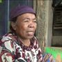 Salah seorang penghuni rumah tidak layak huni di Desa Lagadar Kecamatan Margaasih Kabupaten Bandung.