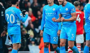 SELEBRASI: Skuad Manchester City merayakan kemenangan. (@ManCity/Twitter)