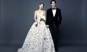 Foto pernikahan Park Shin Hye dan Choi Tae Joon yang sama sekali tak menampakkan kehamilannya. (Salt entertainment)