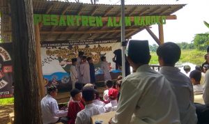 Aktivitas para santri Pondok Pesantren Alam Maroko