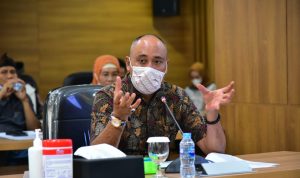 Anggota DPRD Jabar Habullah Rahmad dari Fraksi PAN ketika mendiskusika Reaktivasi Jalur KA Tanjungsari-Rancaekek ke Kemenhub