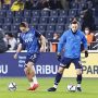 Pemain incaran RANS Cilegon FC, Mesut Ozil (kanan). FOTO: @fenerbahce/twitter.