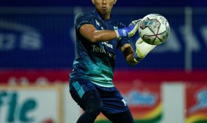 Penjaga gawang Persib Bandung, Teja Paku Alam. (@persib/twitter)