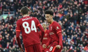 SELEBRASI: Pemain Liverpool FC merayakan gol yang tercipta pada pertandingan Piala FA, Minggu (9/1). FOTO: @LFC/TWITTER.