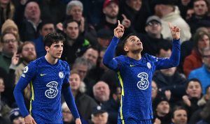 Punggawa Chelsea merayakan gol yan tercipta ke jala gawang Tottenham Hotspur. (@ChelseaFC/Twitter)