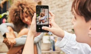 Galaxy S21 FE 5G memiliki Prosesor Exynos 2100 bisa digunakan secara multi Tasking tanpa mengurangi kecepatan Galaxy S21 FE 5G