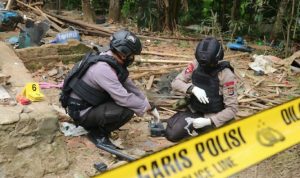 Lokasi ledakan di Cimanggu, Pandeglang, Banten. Satu orang tewas dan satu lagi luka akibat ledakan tersebut. (Mulyana/Antara)