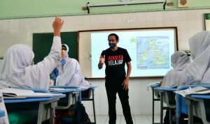 Mendikbudristek Nadiem Makarim kunjungi SMPN 2 Bandung yang laksanakan PTM terbatas. (Istimewa)