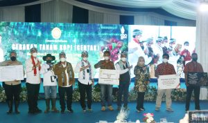 bank bjb Dukung Kementan Program Gerakan Tanam Kopi (Gertak)
