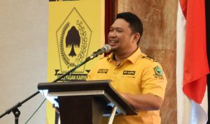 Ketua Umum Pimpinan Pusat Angkatan Muda Partai Golkar (PP AMPG) Ilham Permana ketika memberikan stetmen tentang Kinerja Airlangga Hartarto.