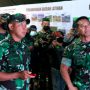 Mayjen TNI Agus Subiyanto ketika mendampingi Pangkima TNI Jendral Andika Perkasa untuk meninjau persiapan satuan yonif raider yang akan dikirim ke Perbatasan