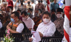 Menko Airlangga Hartarto ketika melakukan kunjungan kerja