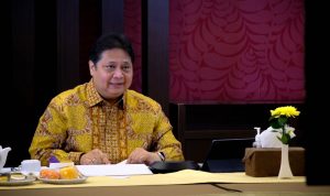 Menko Airlangga Hartarto ketika memberikan keterangan mengenai perkembangan Covid-19