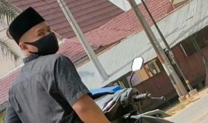 Viral Pria Berpeci Kepergok Onani di Pinggir Jalan, Diteriaki Langsung Kabur Viral Pria Berpeci Kepergok Onani di Pinggir Jalan, Diteriaki Langsung Kabur