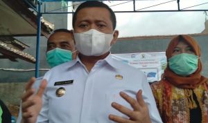 Bupati Sumedang, Dony Ahmad Munir di Desa Cihanjuang, Kecamatan Cimanggung, Kabupaten Sumedang beberapa waktu lalu. (Jabar Ekspres)