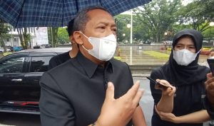 Proses Pelantikan Wali Kota Bandung Definitif Dinilai Lamban Pelaksana Tugas (Plt) Walikota Bandung, Yana Mulyana. (Foto: Sandi Nugraha/Jabar Ekspres)