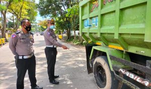 Purnawirawan TNI Meninggal Dunia Saat Kecelakaan di Jalan Siliwangi Polisi sedang melakukan olah tempat kejadian perkara kecelakaan di Jalan Siliwangi yang menewaskan Purnawrawan TNI, Jumat (21/1).