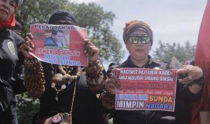 Demi Pidanakan Arteria Dahlan, Paguyuban Seniman Jabar Berunjuk Rasa di Depan Gedung Sate