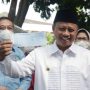 Wakil Gubernur Jawa Barat Uu Ruzhanul Ulum saat membuka Uji Emisi Kendaraan Gratis dan Mencanangkan Kawasan Emisi Bersih di Perkantoran Provinsi Jawa Barat di Parkir Barat Gedung Sate Kota Bandung, Selasa (25/1/2022). (Foto: Yana Imisiana/Biro Adpim Jabar)
