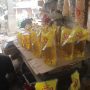 Pedagang Minyak goreng di Pasar Tradisional. (Deni/Jabar Ekspres)