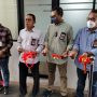 Potong pita pada kegiatan Media Update di Gedung Kantor Regional 2 Jawa Barat yang dirangkai dengan kegiatan Launching Media Corner dan Jumat Berkah bersama Media.