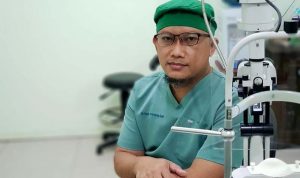 Bahaya! Jika Mata Terkena Abu Rokok, Jangan Langsung Diusap Dokter spesialis mata RSI Banjarnegara, dr Agus Setyawan SpM. ANTARA/HO-RSI Banjarnegara