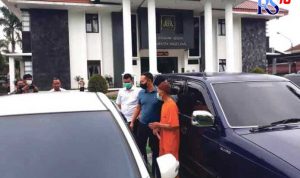Bunuh 4 Orang, Dukun Pengganda Uang Ini Terancam Hukuman Mati Penyerahan tersangka IS dari penyidik Polres Magelang ke Kejaksaan Negeri Magelang, Kamis (13/1). (Istimewa)