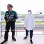 Presiden Jokowi yang kenakan jaket buatan produsen lokal asal Bandung bersama Ibu Negara Iriana mengunjungi Sirkuit Internasional Mandalika, Lombok Tengah, NTB, Kamis (13/1). (Foto: Biro Pers Sekretariat Presiden)