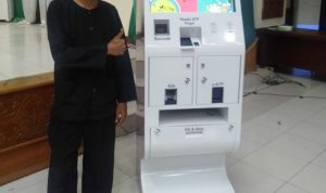 Mesin Anjungan Dukcapil Mandiri (ADM) milik Desa Cicalengka Wetan, Kecamatan Cicalengka, Kabupaten Bandung. *Istimewa