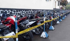 Ratusan Motor Knalpot Bising Diamankan di Polres Majalengka Ratusan sepeda motor berknalpot bising yang diamankan oleh Polres Majalengka, Jawa Bat. (ANTARA/HO-Humas Polres Majalengka)