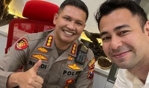 Raffi Ahmad dan Kombes Pol Budi Hermanto alias Buher. (Foto: jpnn)