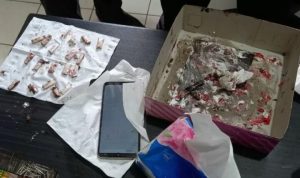 Barang bukti berupa sabu dalam kemasan kecil-kecil yang diselundupkan kedalam Lapas dengan cara dimasukan kedalam kue tar. (antara)