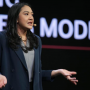 Putri Tanjung ketika menjadi pembicara pada sebuah seminar (foto: Intsgram @Putritanjung)