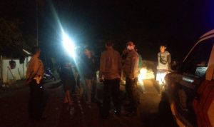 Perkelahian Remaja Dini Hari Dibubarkan Polisi Petugas Polsek Indihiang Polres Tasikmalaya Kota mencegah rencana perkelahian di Jalan Mangin, Minggu (30/1) dini hari WIB. (Istimewa for radartasik.com)