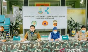 Satgas Penanganan COVID-19 Karawang. (ANTARA/Ali Khumaini)