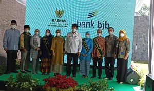 Pemprov Jabar bersama Baznas, saat men kick off faskes Inggit Garnasih. Selasa (2/22). Foto. Sandi Nugraha