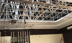 Diduga Karena Korsleting Listrik, Kantor Kecamatan Cibatu Terbakar Aula Kantor Kecamatan Cibatu Terbakar, Kerugian Ditaksir Rp100 juta. penyebab kebakaran sementara diduga karena korsleting listrik.