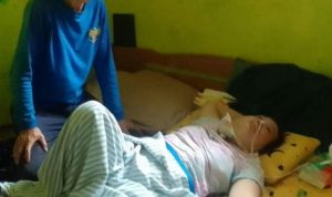 Nia Kurniasih, 50, warga Dusun Babakan Situ, RT01 RW08, Desa Cihanjuang, Kecamatan Cimanggung, Kabupaten Sumedang, yang menderita sakit kanker kelenjar bening.