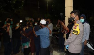 Polres Sukabumi Berhasil Pulangkan Korban Perdagangan Manusia dari Papua Kedatangan keempat korban perdagangan manusia yang dijual ke Papua dipulangkan ke kampung halamannya. (Foto: Tim Humas Polda Jabar)